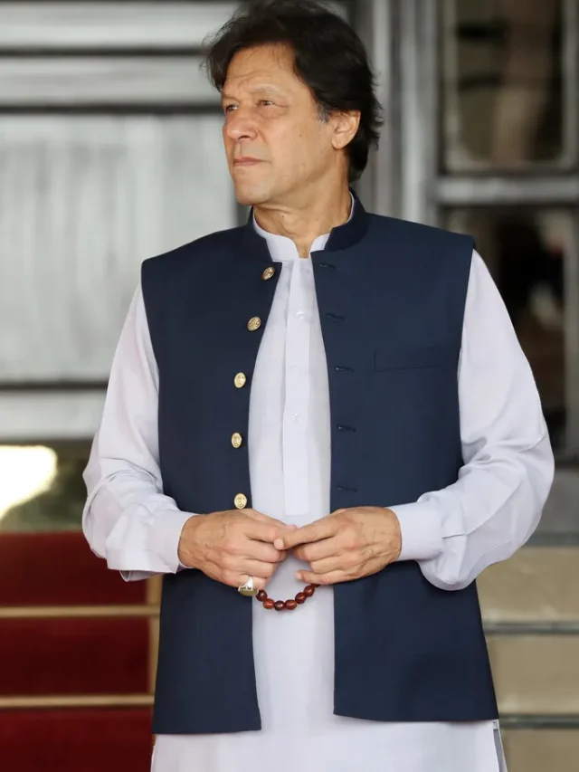 ઇમરાન ખાન, પાકિસ્તાનનો ક્રિકેટ હીરો રાજકારણમાં રાજકારણ ઝીરો સાબિત થયા
